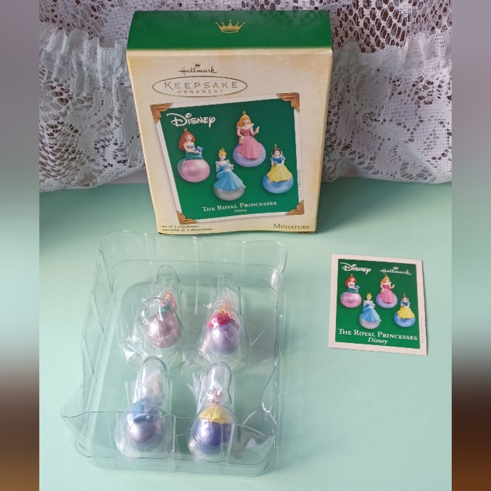 2005 HALLMARK KEEPSAKE SET OF 4 MINIATURE ORNAMENTS DISNEY THE ROYAL PRINCESSES